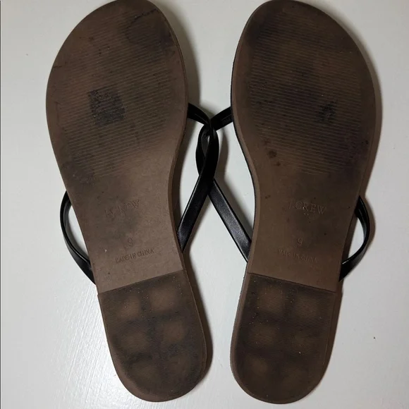 J. Crew women’s black flip flops. 9. - Picture 6 of 6